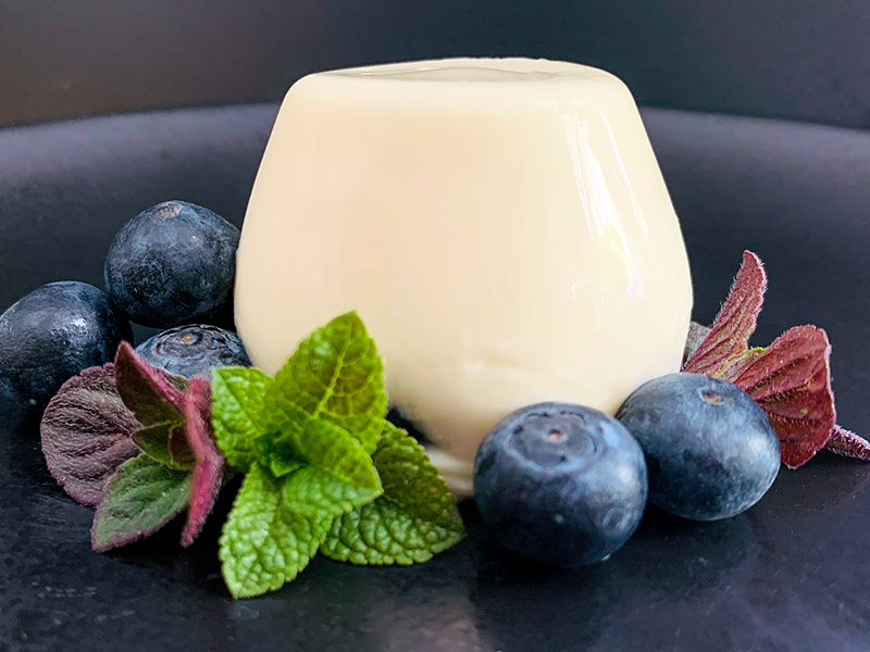 Panna Cotta van Karnemelk en Blauwe bessen